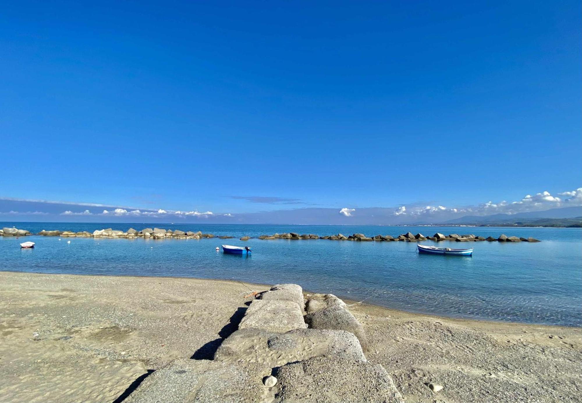 Appartamenti La Baia Del Rais ファルコーネ エクステリア 写真